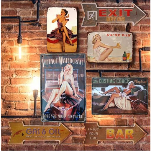 Vintage Dekor Fémtábla, dombornyomott, 'CASTING COUCH' felirat, retro hangulatú kialakítás, 30x20cm