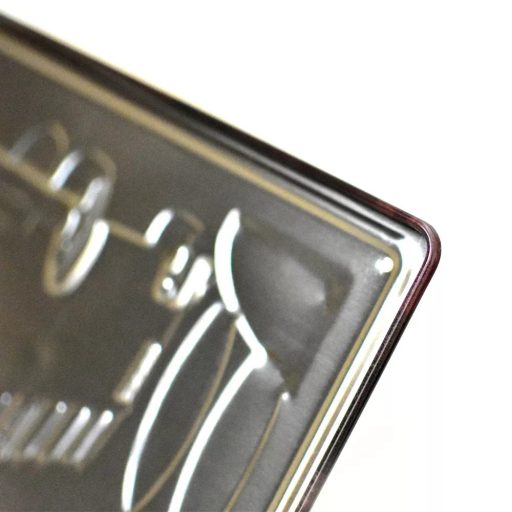 Vintage Dekor Fémtábla, dombornyomott, 'BURGERS BEST IN TOWN!' felirat, retro hangulatú kialakítás, 30x20cm